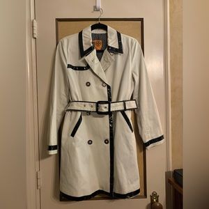 Tory Burch trench coat sz 6